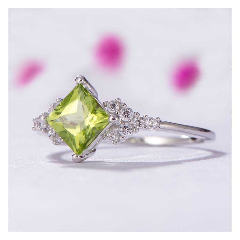 Custom high quality women jewelry gemstone finger rings peridot engagement ring 925 sterling silver