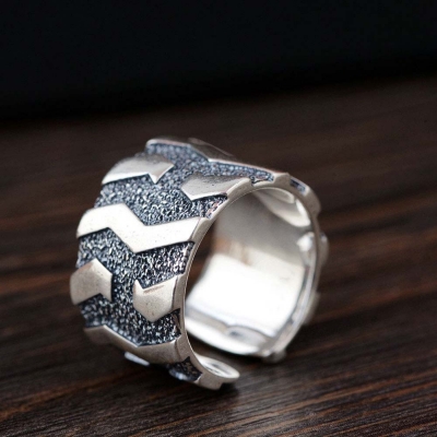 制造高品质的男人珠宝定制黑色复古氧化银925戒指的男人